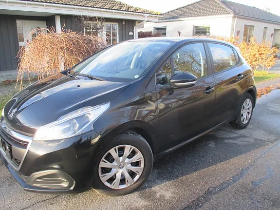 Peugeot 208 2017 photo 2