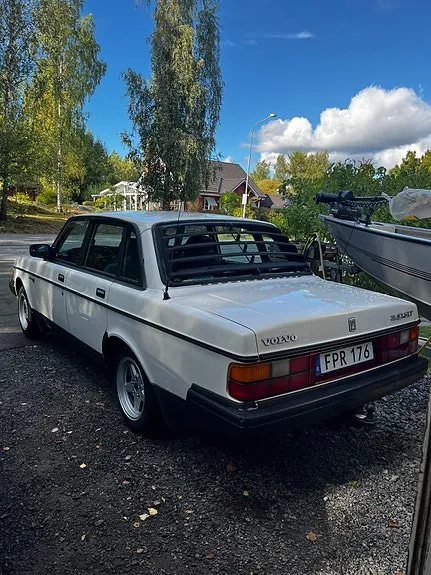 Volvo 240 1987 photo 2