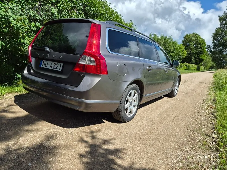 Volvo V70 2007 photo 2