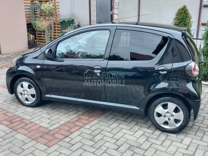 Toyota Aygo 2012 photo 3