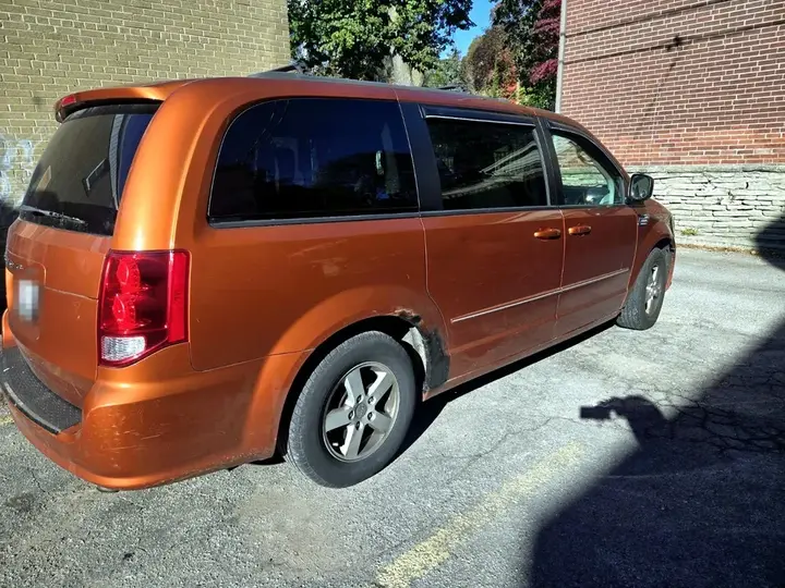 Dodge Grand Caravan 2011 photo 5