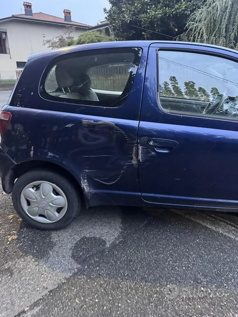 Toyota Yaris 2000 photo 5