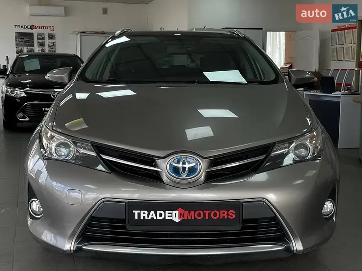 Toyota Auris 2014 photo 3