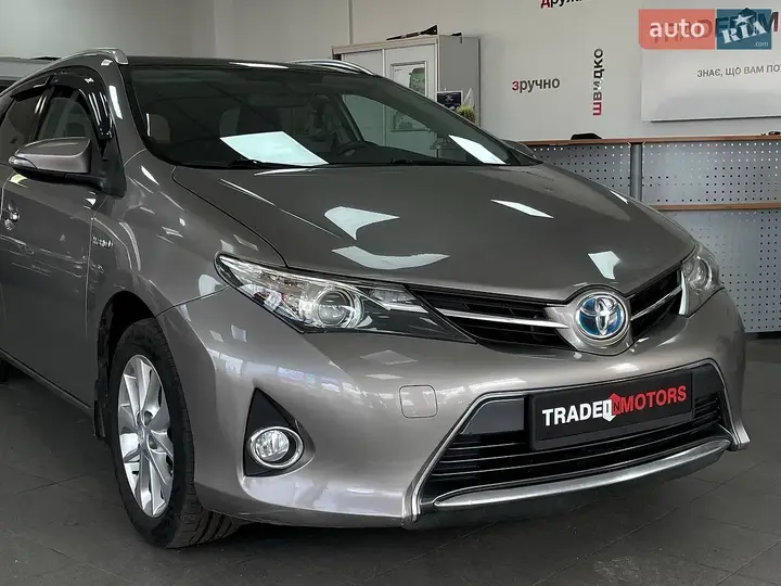 Toyota Auris 2014 photo 2