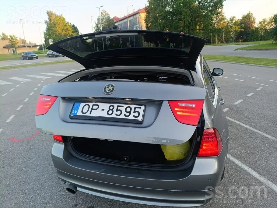 BMW 318 2012 photo 4