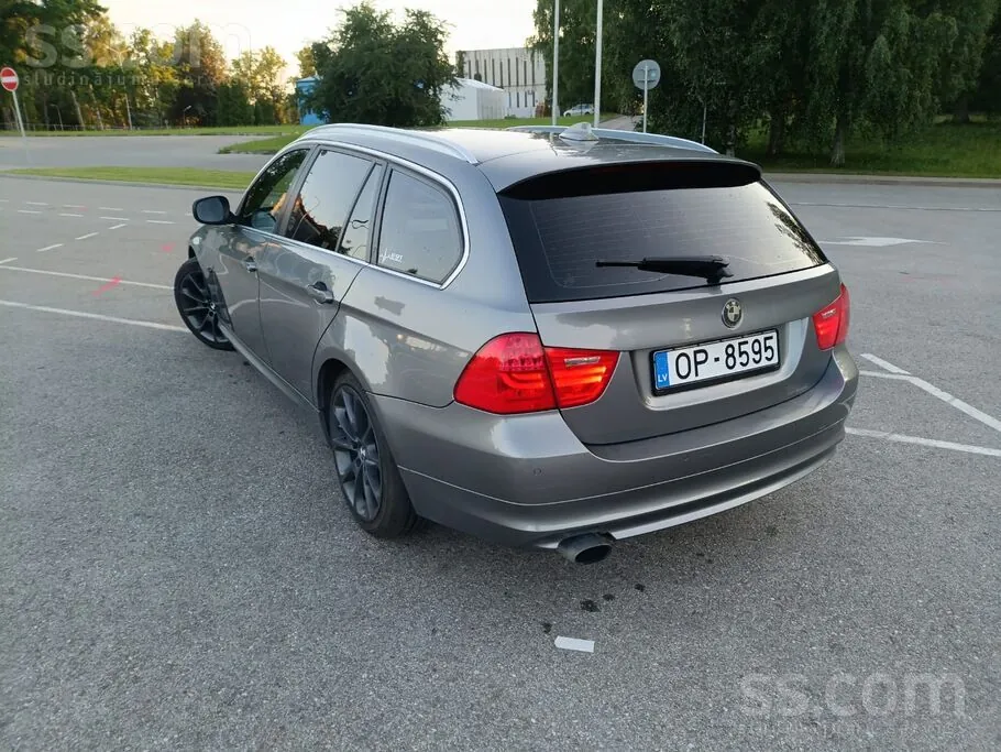 BMW 318 2012 photo 3
