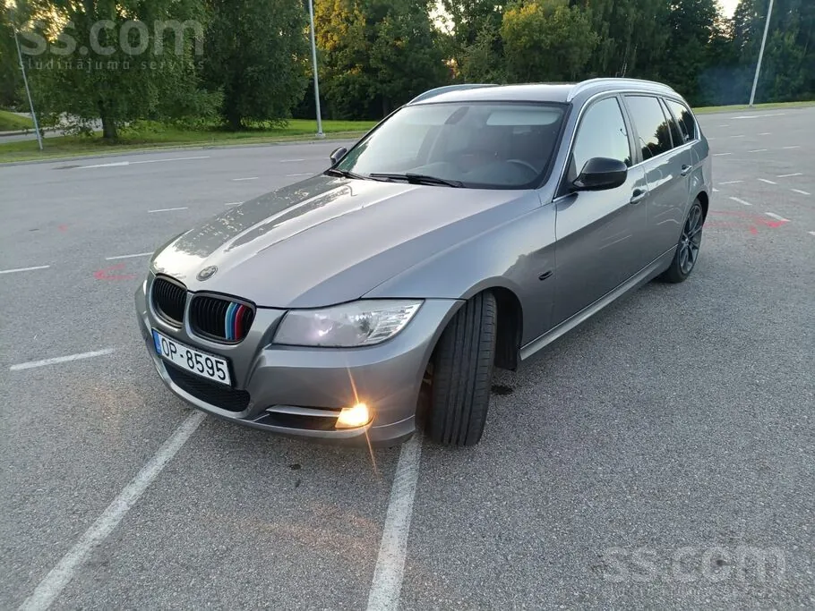 BMW 318 2012 photo 2