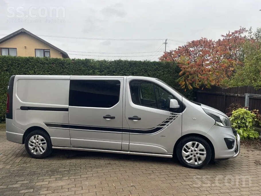 Opel Vivaro 2015 photo 2