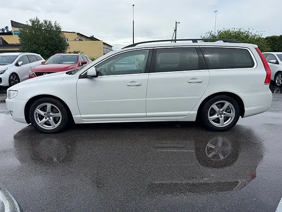 Volvo V70 2015 photo 2