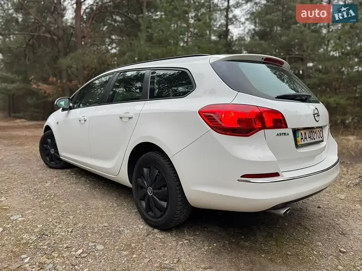 Opel Astra 2013 photo 5