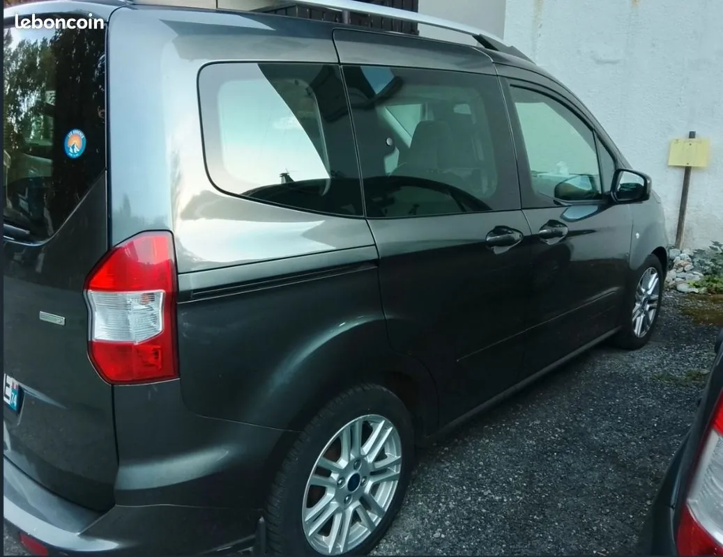 Ford Tourneo Courier 2017 photo 3