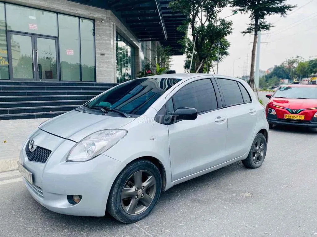 Toyota Yaris 2007 photo 2