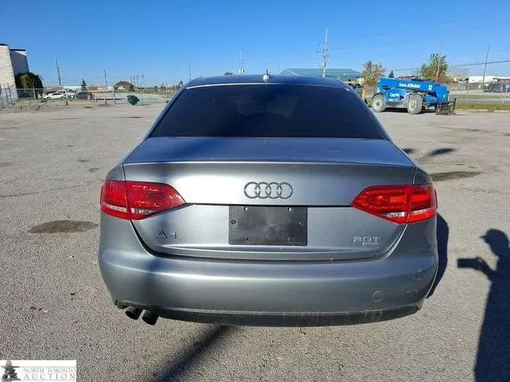 Audi A4 2011 photo 3