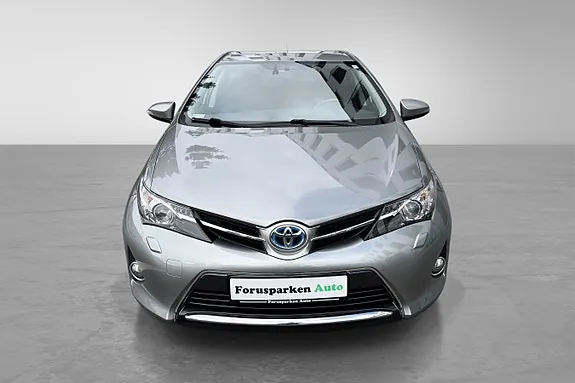 Toyota Auris 2015 photo 2