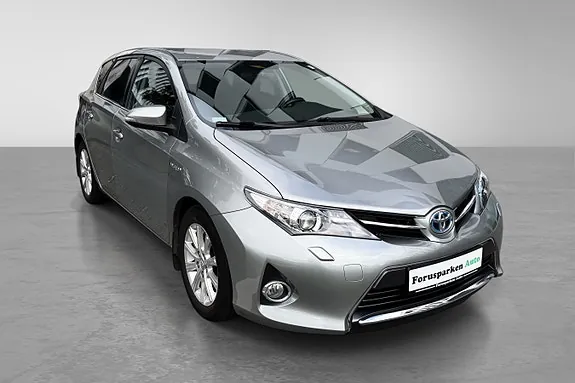 Toyota Auris 2015 photo 3