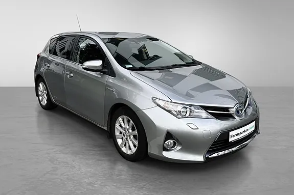 Toyota Auris 2015 photo 4