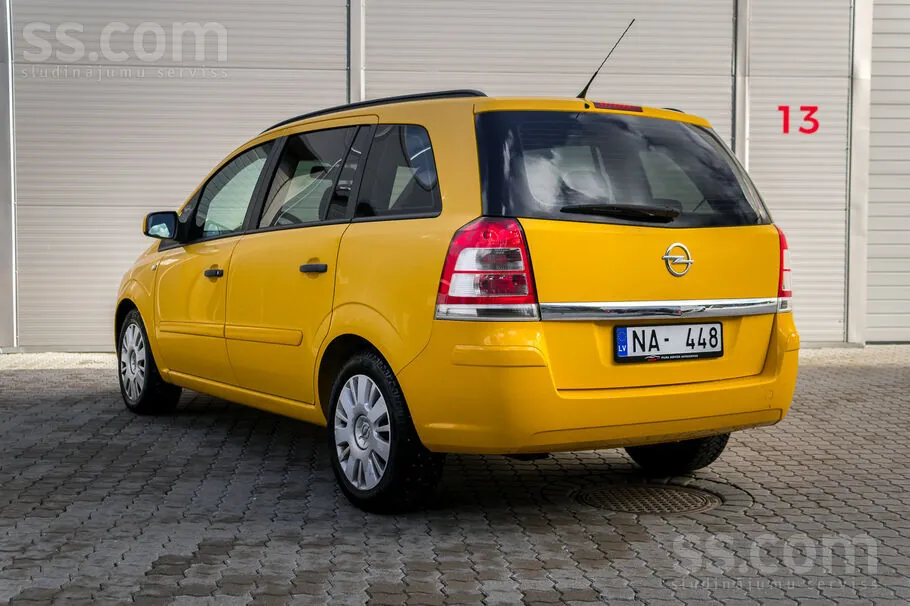 Opel Zafira 2013 photo 4