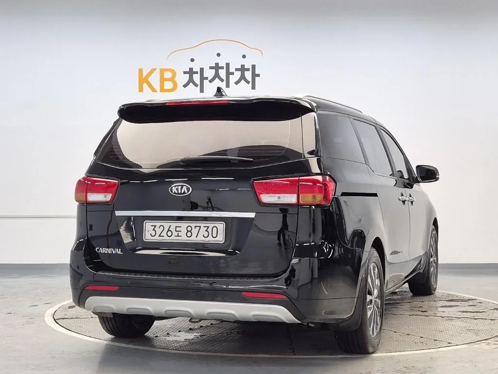 Kia Carnival 2016 photo 3