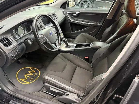 Volvo V60 Cross Country 2016 photo 5