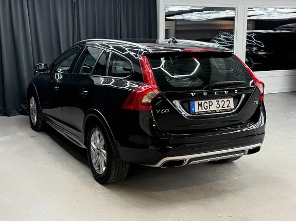 Volvo V60 Cross Country 2016 photo 4