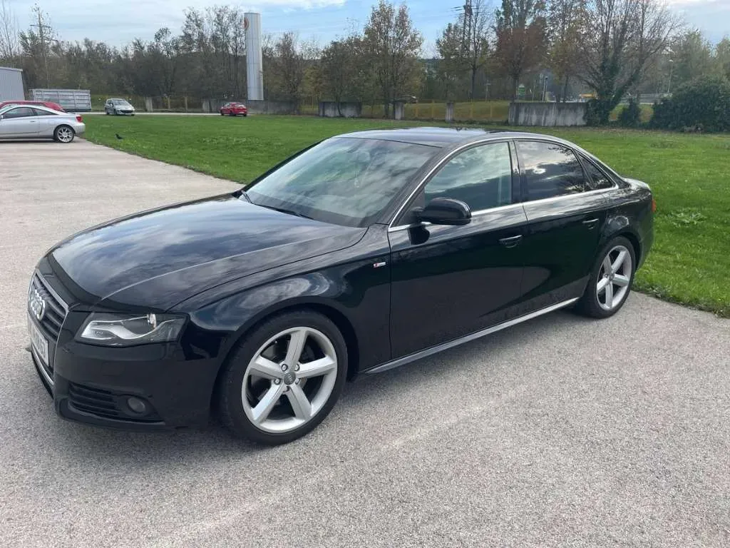 Audi A4 2009 photo 2