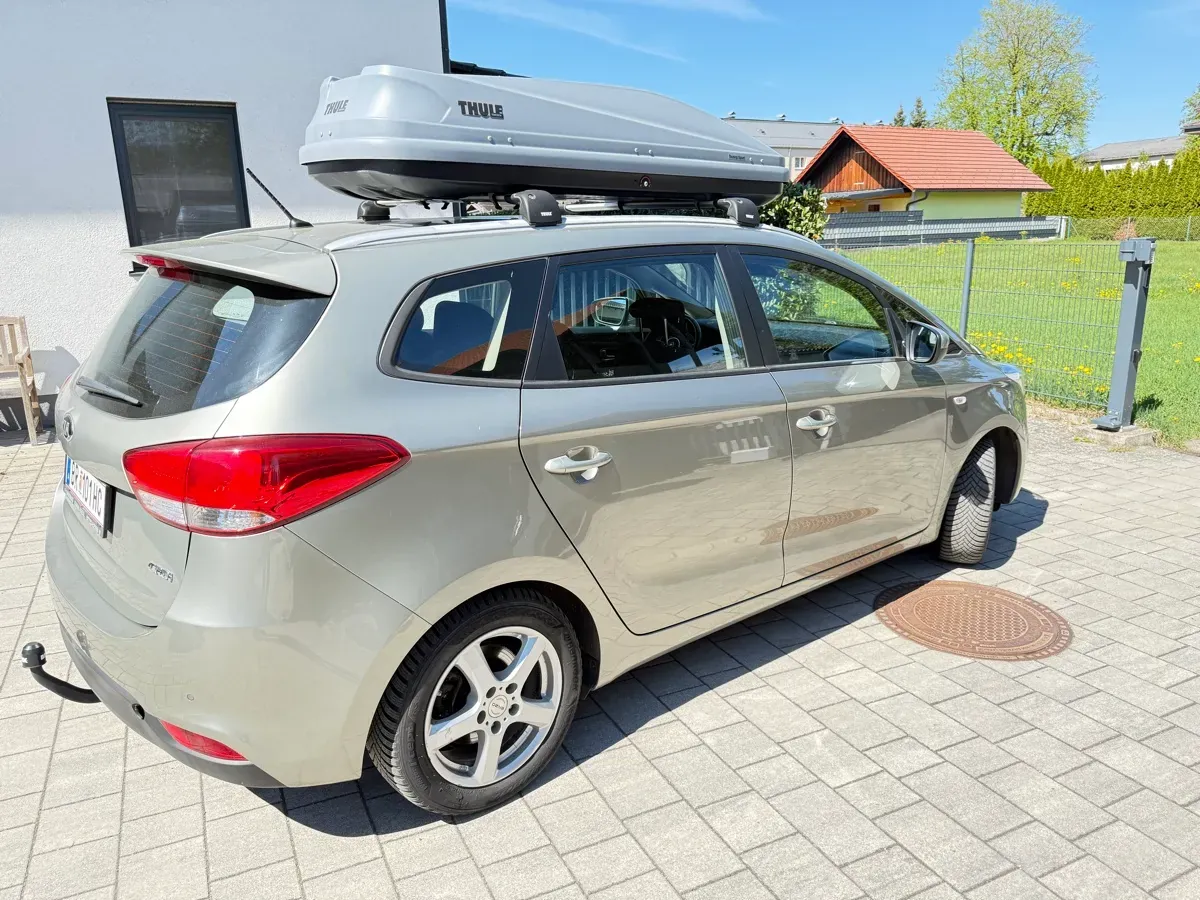 Kia Carens 2015 photo 3