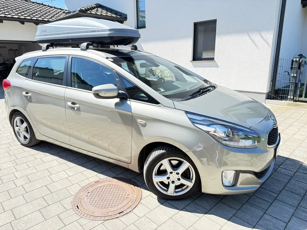 Kia Carens 2015 photo 2