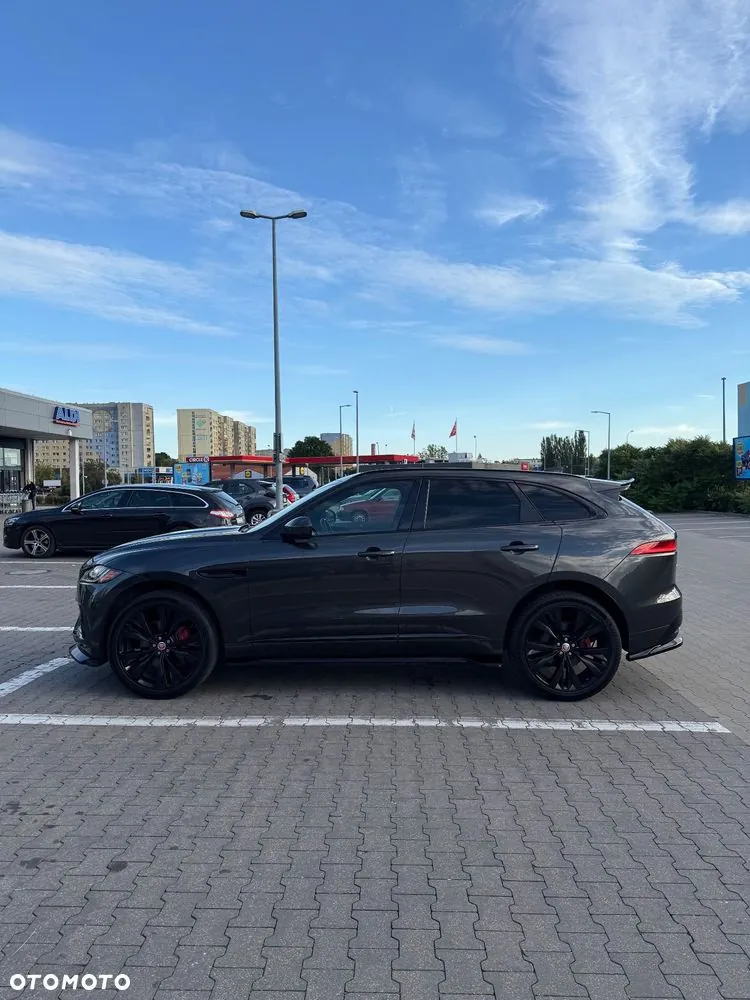 Jaguar F-Pace 2018 photo 2