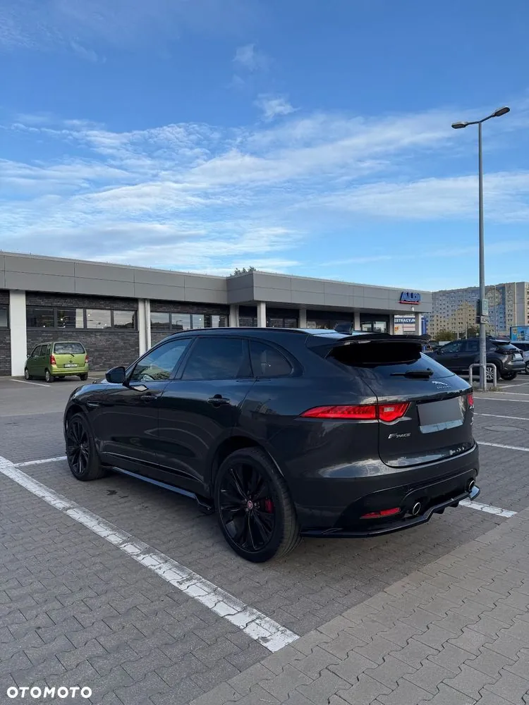 Jaguar F-Pace 2018 photo 3