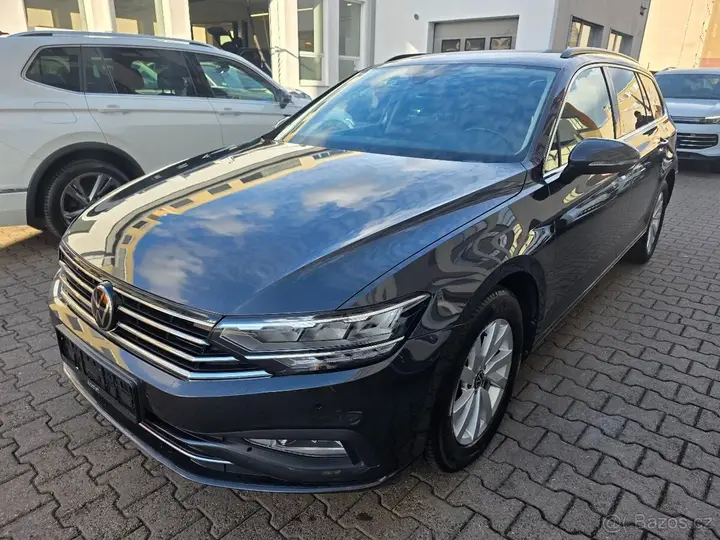 Volkswagen Passat 2023 photo 3