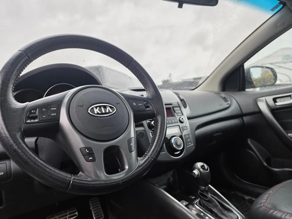 Kia Forte Koup 2011 photo 3