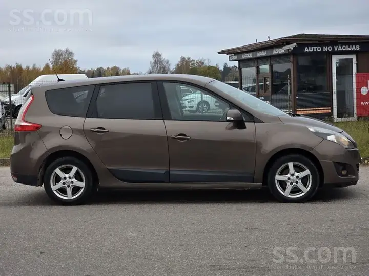 Renault Scenic 2011 photo 4