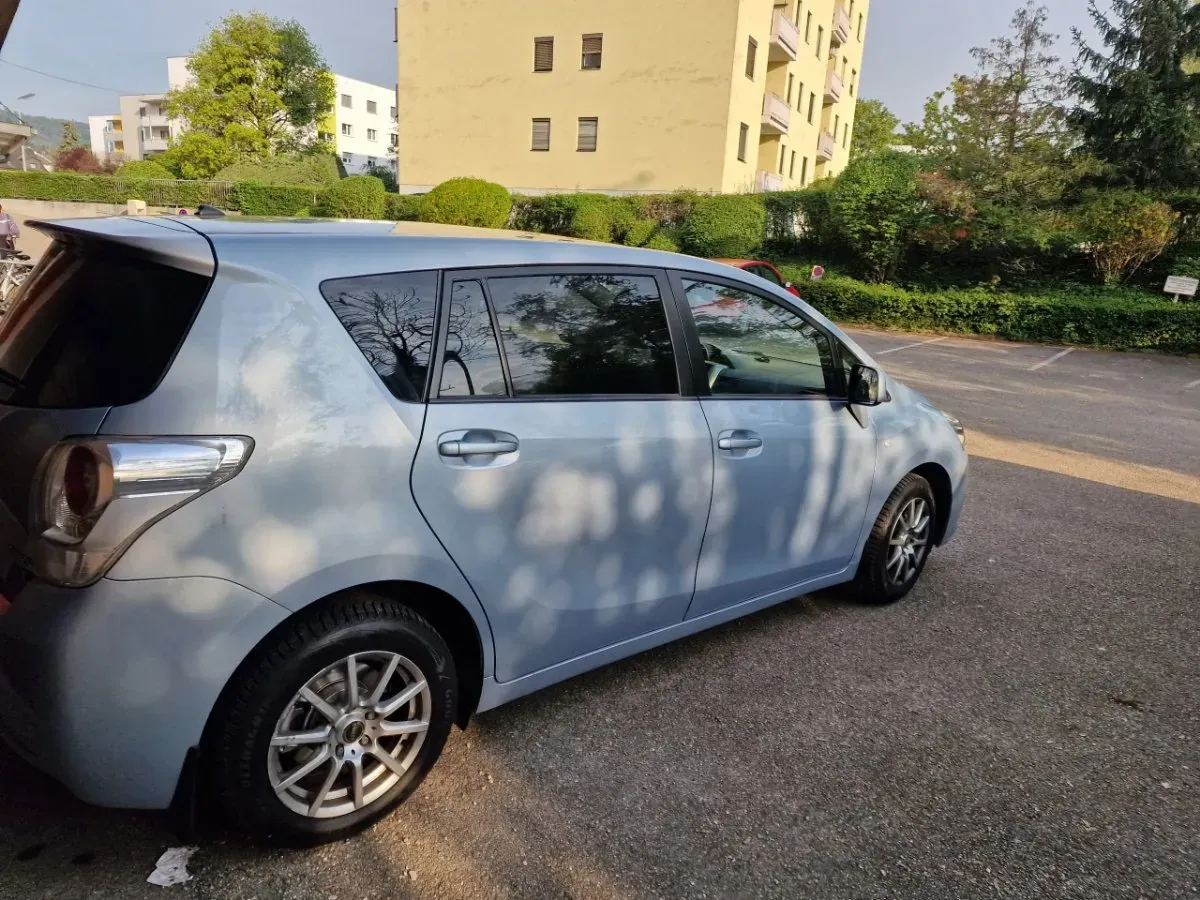 Toyota Verso 2009 photo 2