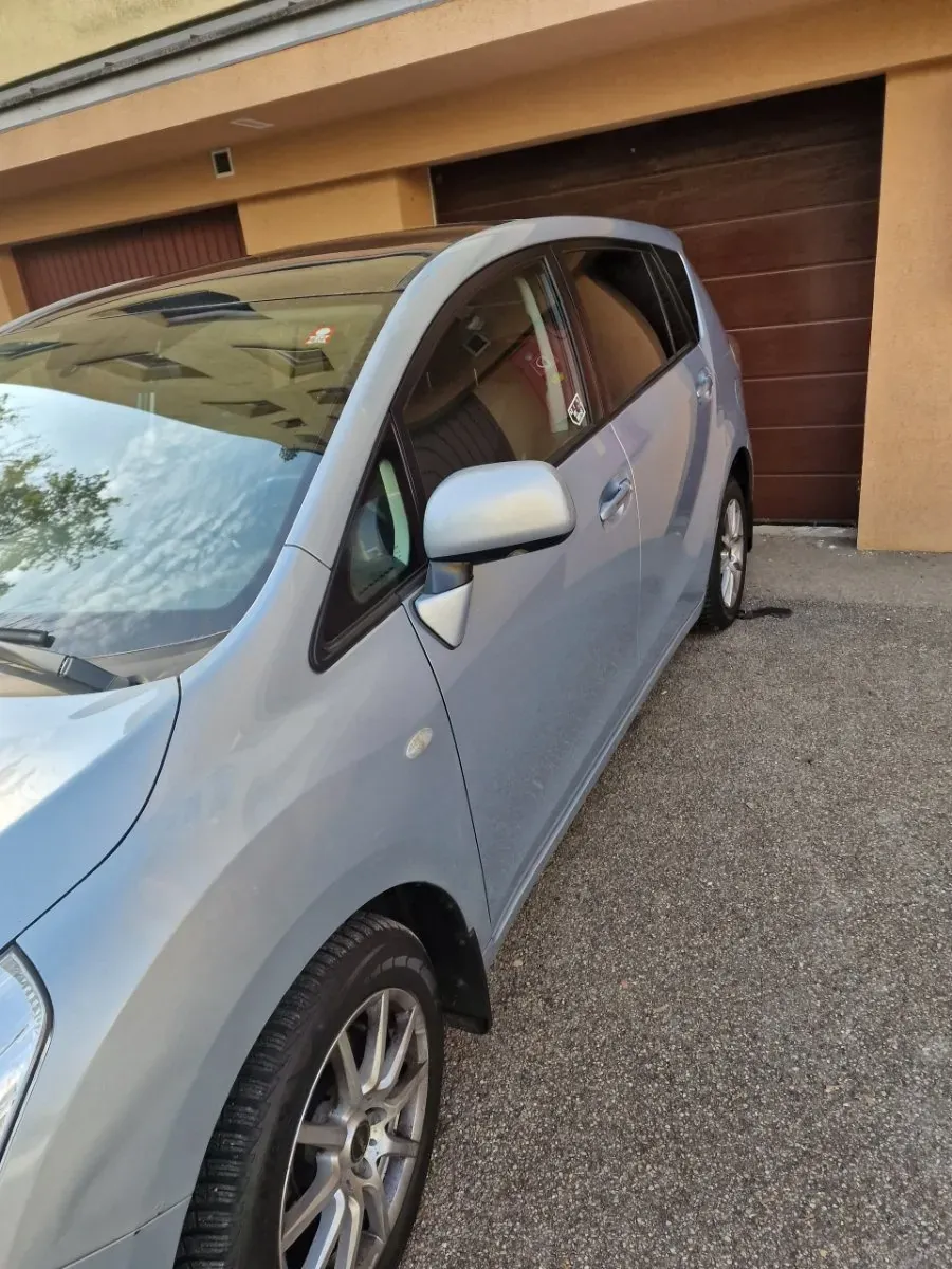Toyota Verso 2009 photo 3