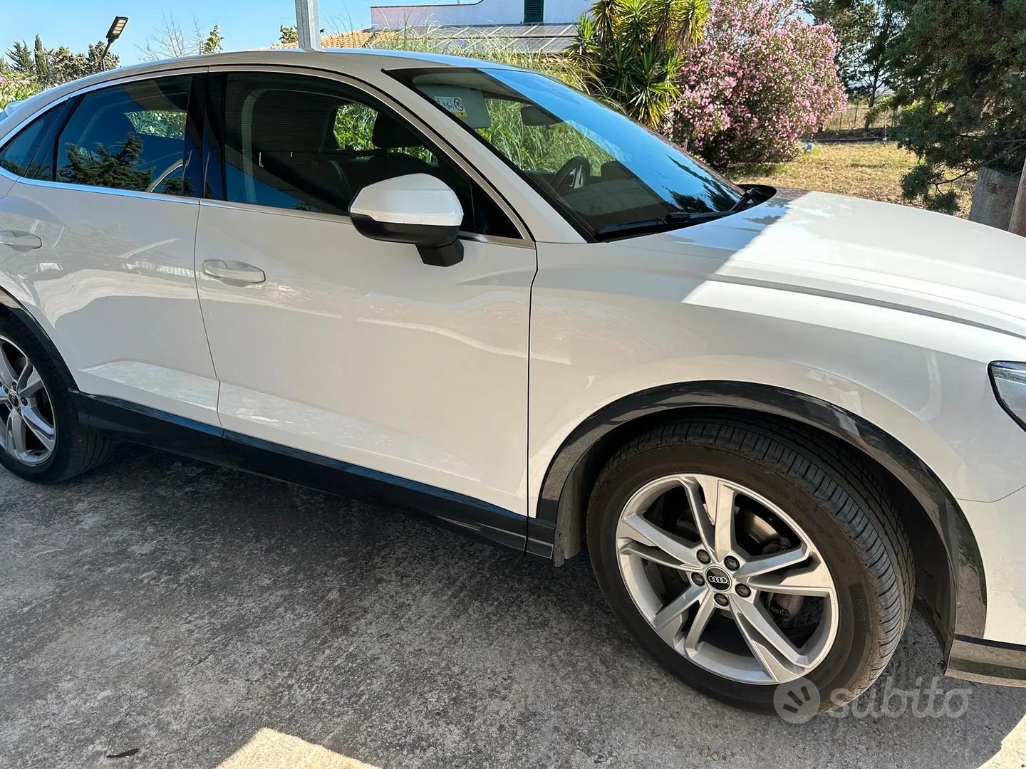Audi Q3 2022 photo 2