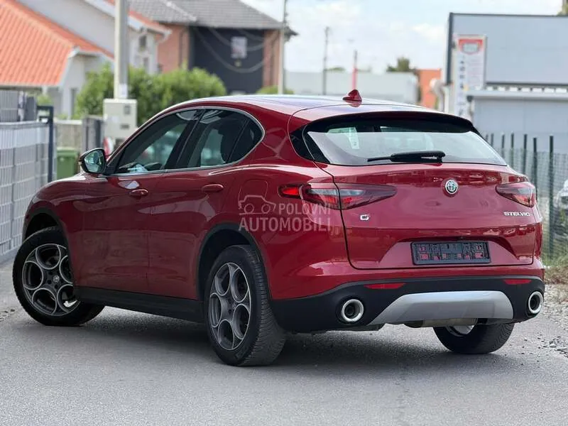 Alfa Romeo Stelvio 2017 photo 2