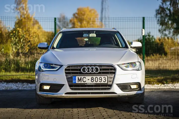Audi A4 Avant 2012 photo 2