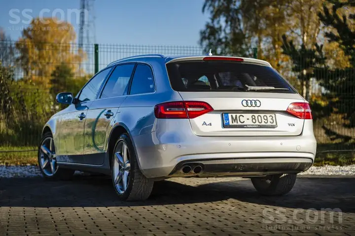Audi A4 Avant 2012 photo 4