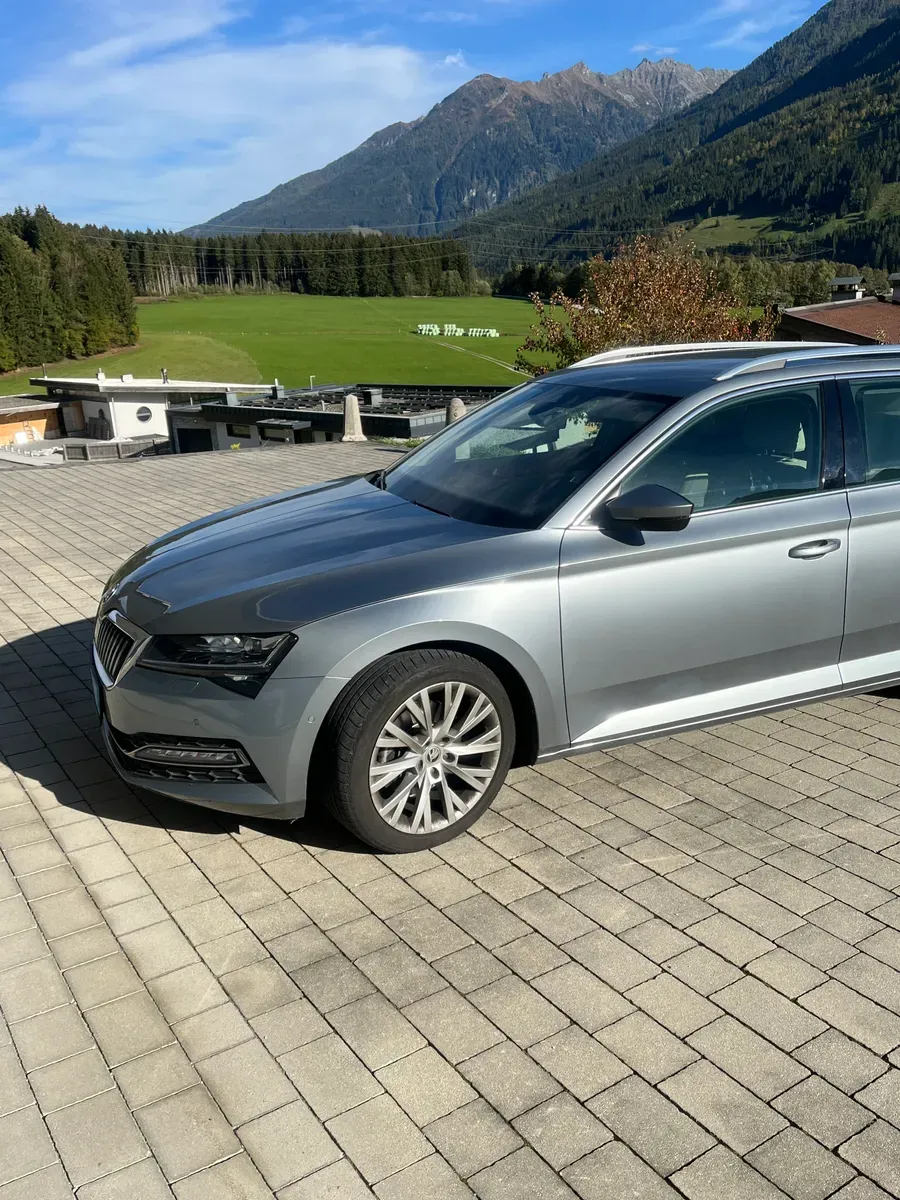 Skoda Superb 2021 photo 3