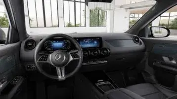 Mercedes-Benz Gla 2025 photo 2