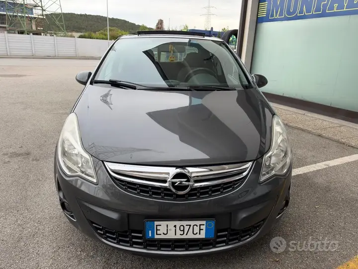 Opel Corsa 2011 photo 3