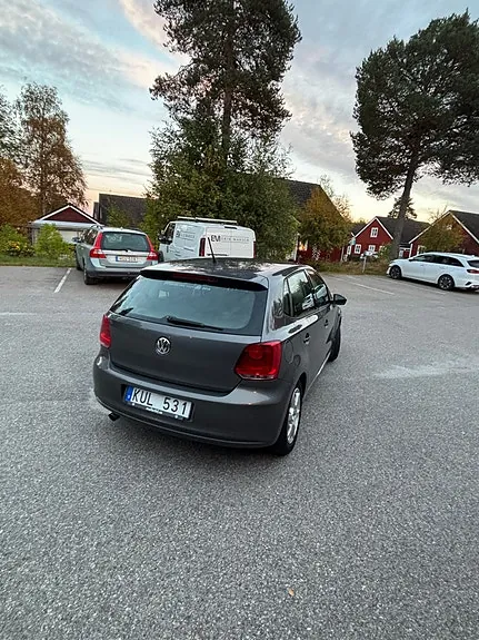 Volkswagen Polo 2011 photo 2