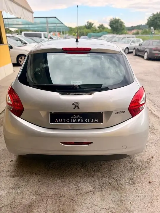 Peugeot 208 2014 photo 5