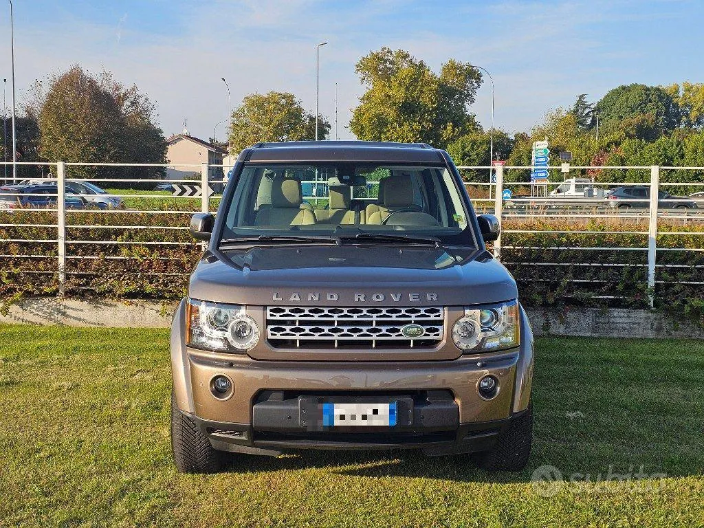 Land Rover Discovery 2009 photo 2