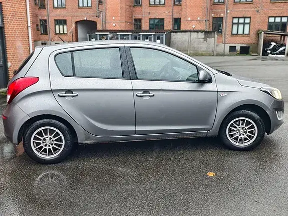 Hyundai I20 2013 photo 3