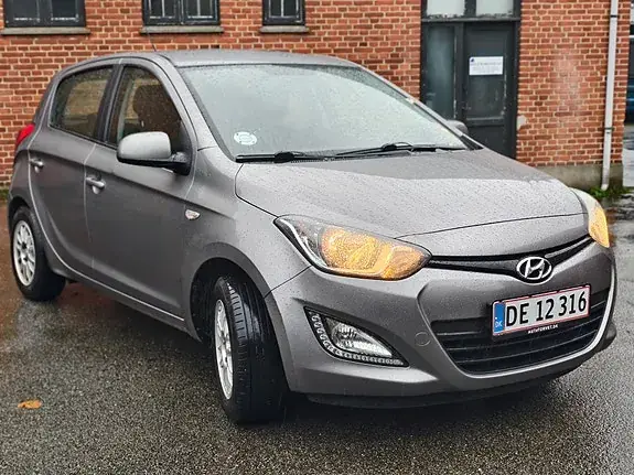 Hyundai I20 2013 photo 2