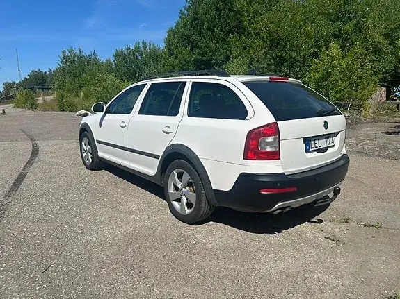 Skoda Octavia Scout 2012 photo 3