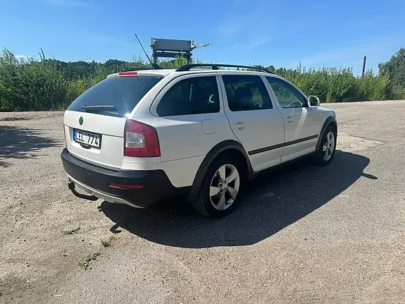 Skoda Octavia Scout 2012 photo 5