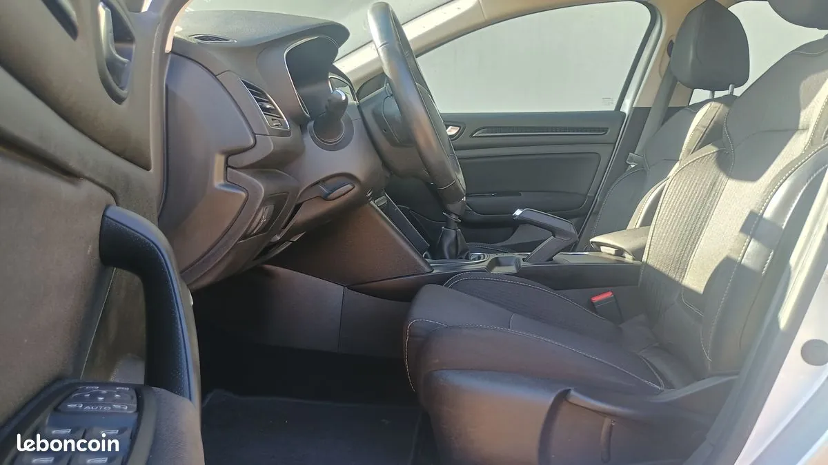 Renault Megane 2018 photo 4