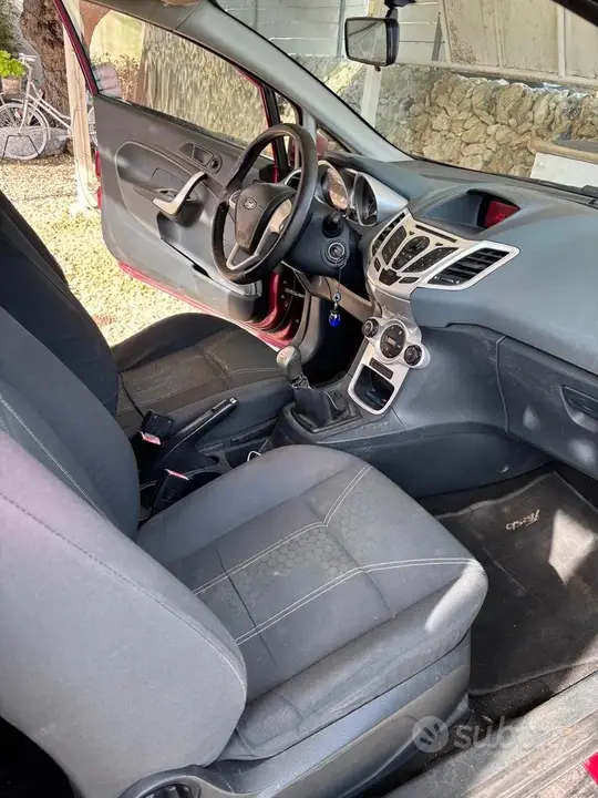 Ford Fiesta 2008 photo 2